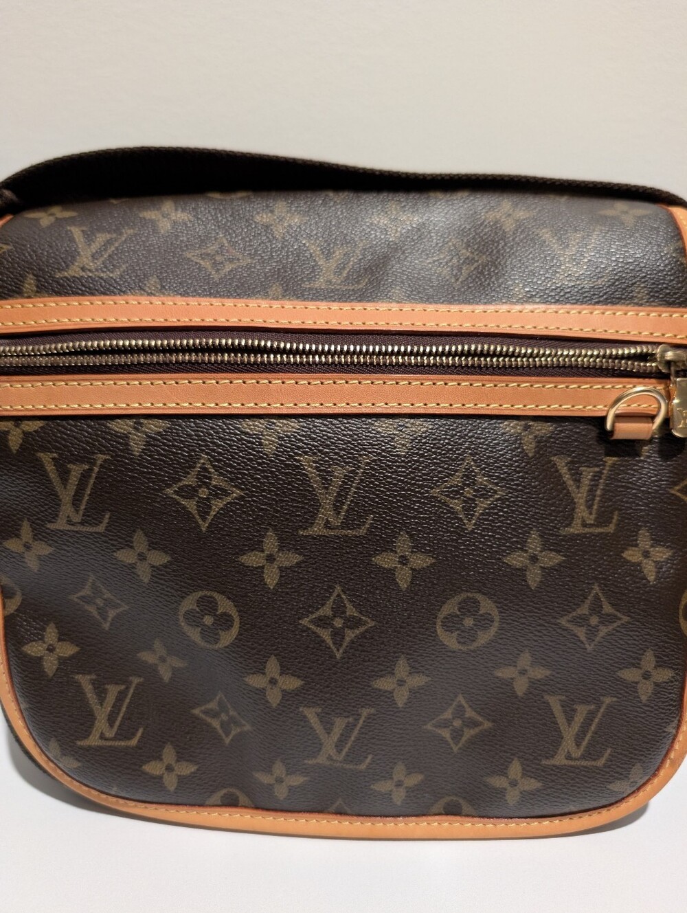 Louis Vuitton Monogram Bosphore Messenger PM – Excellent Condition COA Included - Picture 2 of 16